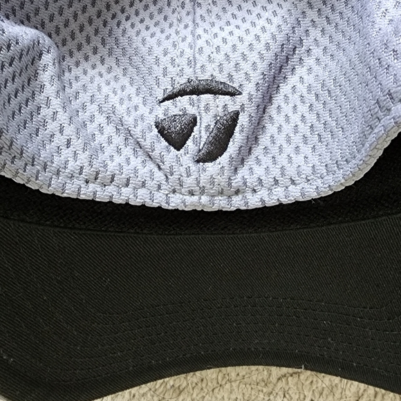 TaylorMade Golf Hat - Picture 4 of 4